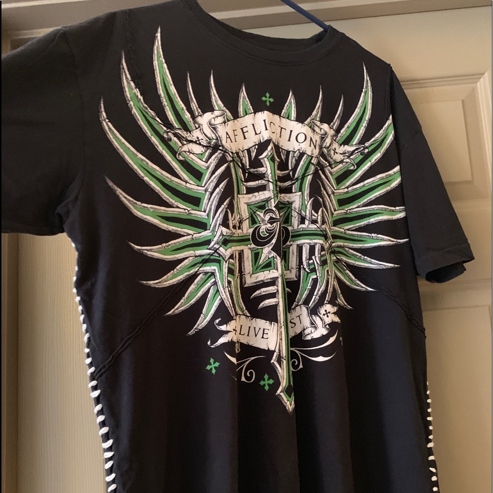 Men’s black Affliction shirt (gently used) Large